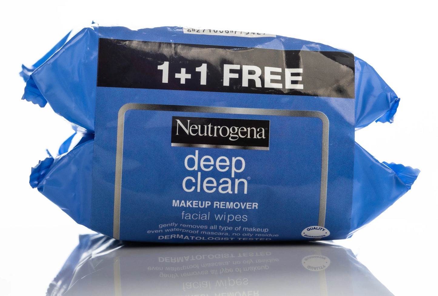 Neutrogena Deep Clean  Makeup Remover Wipes 1+1 offer